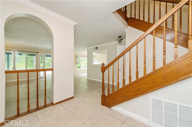 Detail Gallery Image 3 of 43 For 15305 Moulins Cir, Irvine,  CA 92604 - 4 Beds | 2/1 Baths