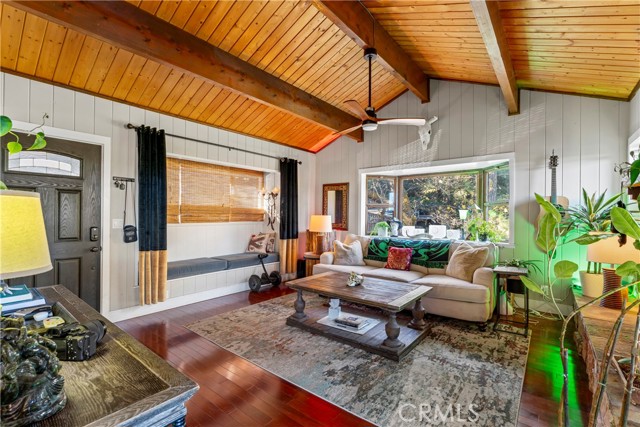 Detail Gallery Image 6 of 49 For 337 Wylerhorn, Crestline,  CA 92325 - 3 Beds | 2/1 Baths