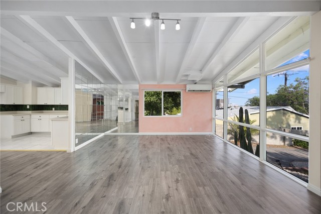 181 E Alegria Avenue, Sierra Madre CA: https://media.crmls.org/medias/4a507c3b-86f9-4494-95f2-0c84ee0d9d7e.jpg