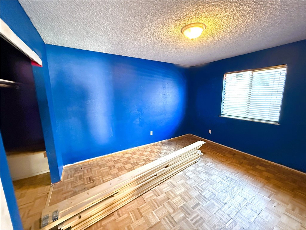 https://media.crmls.org/medias/4a512b46-6173-4d0a-8677-b8de3cd589b4.jpg?preset=X-Large