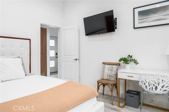 Detail Gallery Image 48 of 60 For 14027 Wyandotte St, Van Nuys,  CA 91405 - 4 Beds | 4 Baths