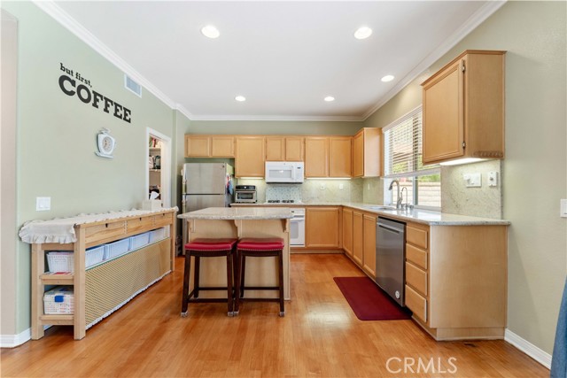 Detail Gallery Image 9 of 35 For 27952 Agapanthus Ln, Valencia,  CA 91354 - 3 Beds | 2/1 Baths