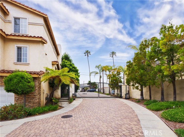 BEAUTIFUL GATED ENTRY