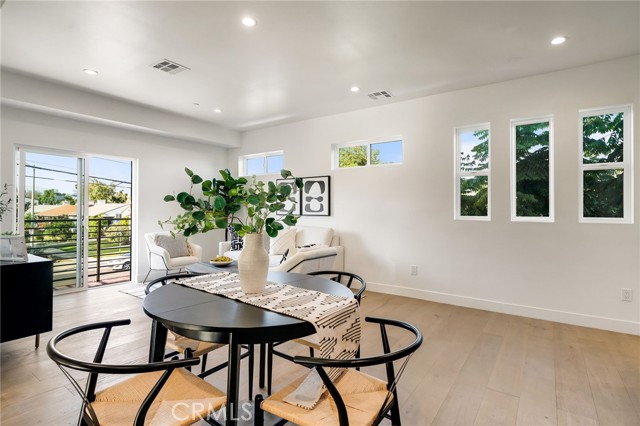 Detail Gallery Image 24 of 47 For 6082 W 18th St, Los Angeles,  CA 90035 - – Beds | – Baths