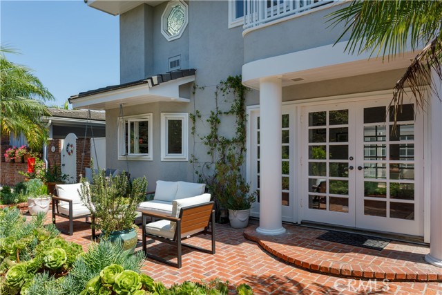Detail Gallery Image 33 of 37 For 111 via Undine, Newport Beach,  CA 92663 - 5 Beds | 4 Baths