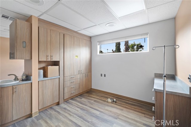 8719 Woodley Avenue, North Hills (los Angeles), California 91343, ,Commercial Lease,For Rent,8719 Woodley Avenue,CRSR25023132