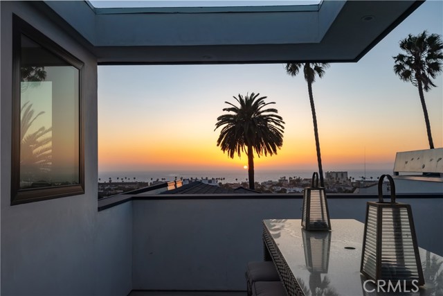 544 Helberta Avenue, Redondo Beach, California 90277, 4 Bedrooms Bedrooms, ,2 BathroomsBathrooms,Residential,Sold,Helberta,SB21084737
