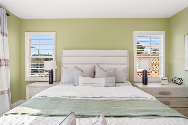 Detail Gallery Image 48 of 75 For 27 Gillman St, Irvine,  CA 92612 - 6 Beds | 6/1 Baths