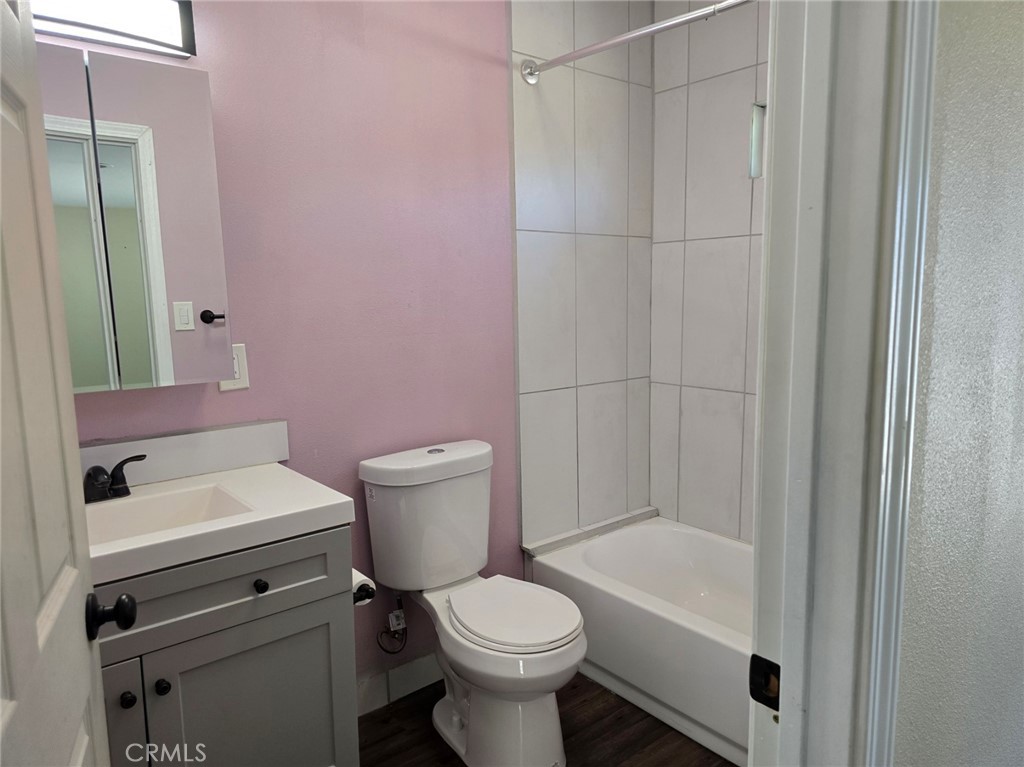 https://media.crmls.org/medias/4a54f1f6-534a-459f-bc30-551d330b0f42.jpg?preset=X-Large