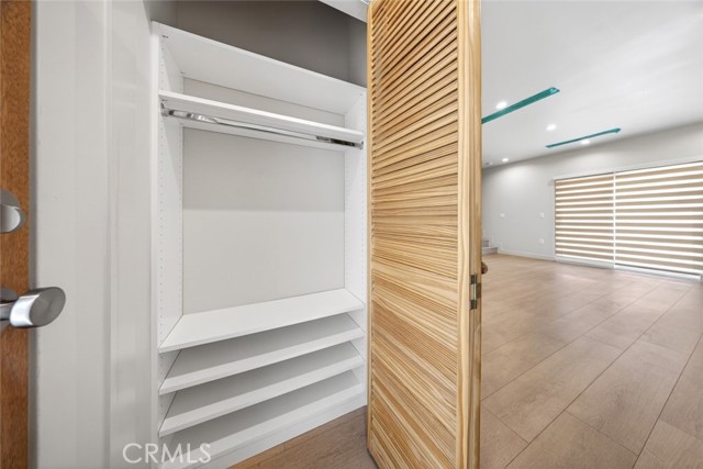 Detail Gallery Image 9 of 31 For 8334 Calvin Ave, Northridge,  CA 91324 - 2 Beds | 3 Baths