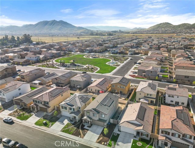 Detail Gallery Image 5 of 46 For 30555 Draco, Winchester,  CA 92596 - 5 Beds | 3 Baths