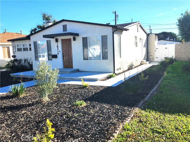 Detail Gallery Image 3 of 29 For 18216 Hartland St, Reseda,  CA 91335 - – Beds | – Baths