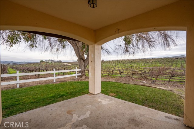 8460 Magdalena Drive, San Miguel CA: https://media.crmls.org/medias/4a582ba3-8d0a-46b9-9569-596253e389ad.jpg