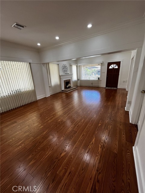 1449 -1451 W 45th Street, Los Angeles CA: https://media.crmls.org/medias/4a58544e-4676-462c-8d87-2e051f094ef6.jpg