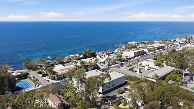 Detail Gallery Image 4 of 53 For 240 Moss St #8,  Laguna Beach,  CA 92651 - 2 Beds | 2 Baths