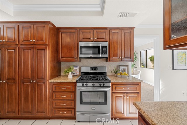 897 Calle Del Sol, Upland CA: https://media.crmls.org/medias/4a588ff6-5a57-48c7-80f5-39b666b6f5fb.jpg