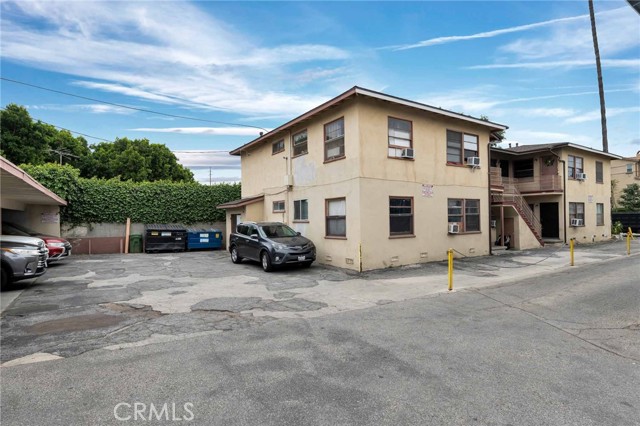 7224 Hazeltine Avenue, Van Nuys CA: https://media.crmls.org/medias/4a58d128-6ab2-4b0b-97cc-d2a0f1a98f62.jpg