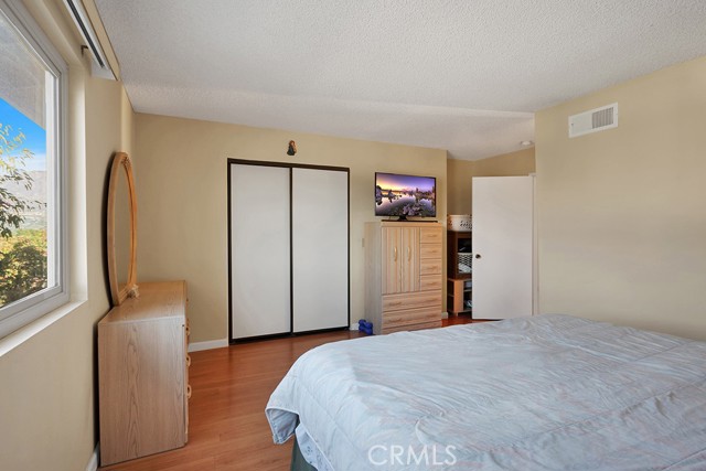 Detail Gallery Image 29 of 31 For 10480 Sunland Bld #20,  Sunland,  CA 91040 - 3 Beds | 3 Baths