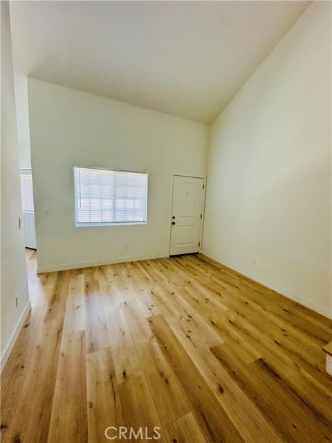 Detail Gallery Image 9 of 22 For 2380 Benidorm Cir, Corona,  CA 92879 - 2 Beds | 2 Baths