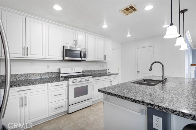 Detail Gallery Image 13 of 45 For 89 Muir Woods Rd, Perris,  CA 92570 - 5 Beds | 2/1 Baths