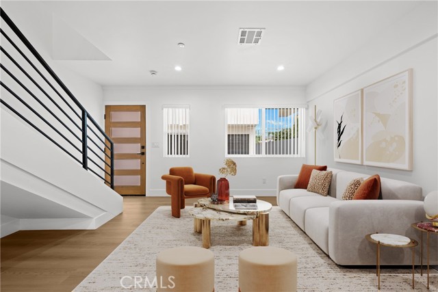 Detail Gallery Image 16 of 36 For 2922 12th Ave, Los Angeles,  CA 90018 - 4 Beds | 4 Baths