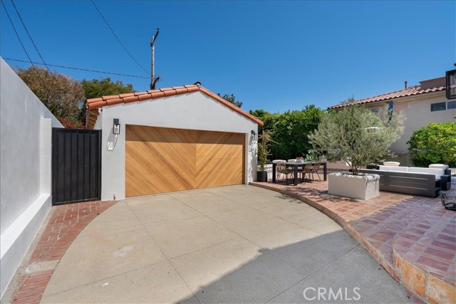 554 S Helberta Avenue, Redondo Beach CA: https://media.crmls.org/medias/4a5c0f14-aa46-4e2b-b09e-309f50e8232a.jpg