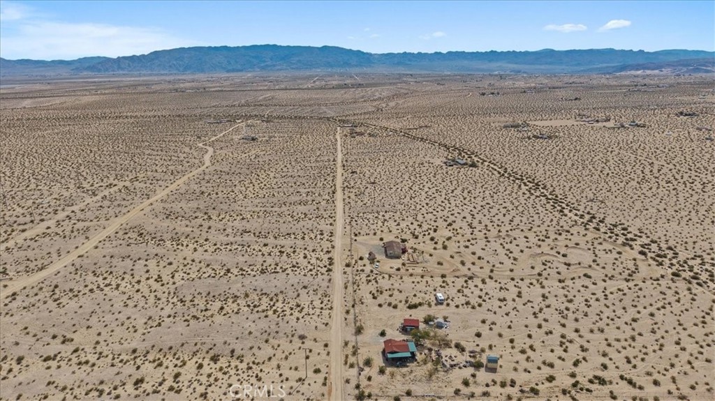 https://media.crmls.org/medias/4a5c11dd-2a13-44e6-8859-7392e0e79d4a.jpg?preset=X-Large