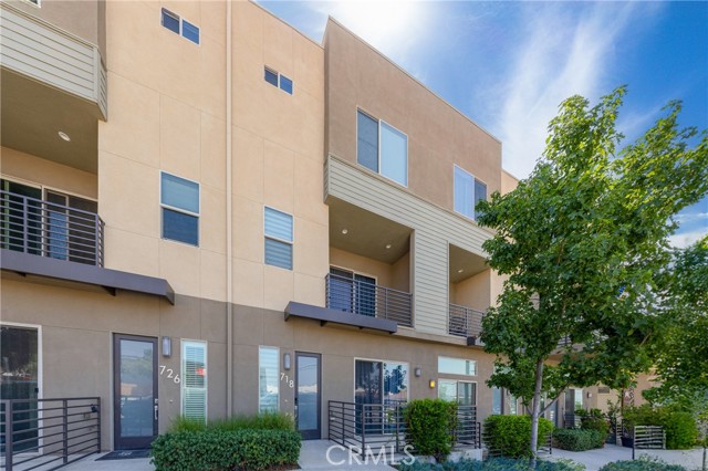 Detail Gallery Image 1 of 26 For 718 Central Ave, Upland,  CA 91786 - 3 Beds | 3/1 Baths