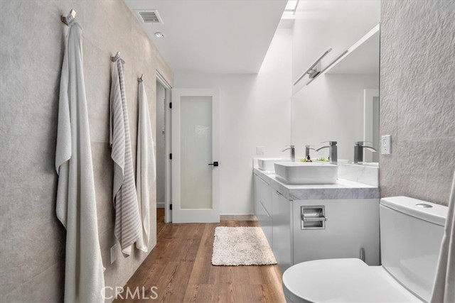 Detail Gallery Image 12 of 30 For 23809 Friar St, Woodland Hills,  CA 91367 - 3 Beds | 2 Baths
