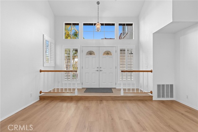 Detail Gallery Image 4 of 27 For 28082 Somerset, Mission Viejo,  CA 92692 - 4 Beds | 2/1 Baths