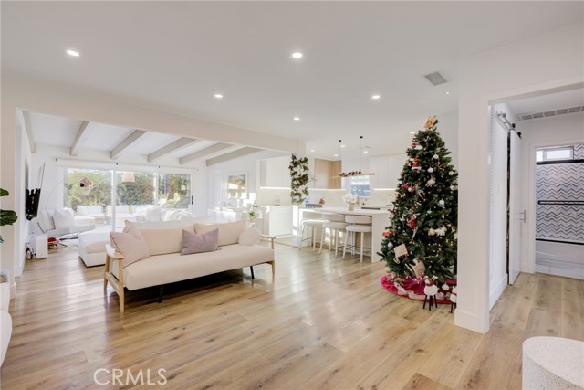 Detail Gallery Image 33 of 72 For 8161 Encino Ave, Northridge,  CA 91325 - 4 Beds | 3 Baths