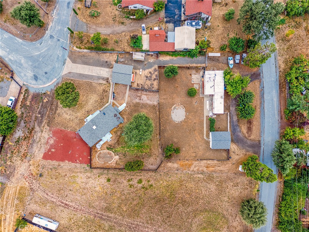 https://media.crmls.org/medias/4a5dc9b8-99d1-468d-9e53-ecd571589698.jpg?preset=X-Large