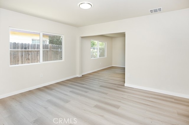 10709 Sherman Place, Sun Valley CA: https://media.crmls.org/medias/4a5e59c0-8e7a-4e8c-864d-afa5d26e90b7.jpg