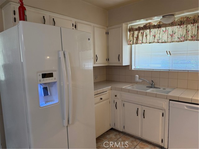 Detail Gallery Image 4 of 12 For 1445 Brookdale, Merced,  CA 95340 - 3 Beds | 2 Baths