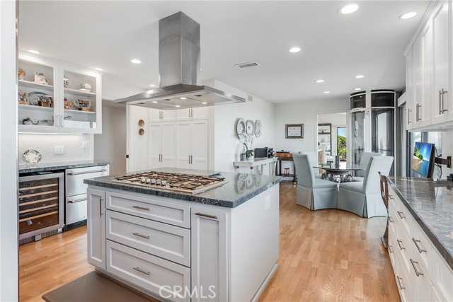 3300 Crownview Drive, Rancho Palos Verdes CA: https://media.crmls.org/medias/4a600a11-c2ae-47e3-a2a7-643f9826cb5e.jpg