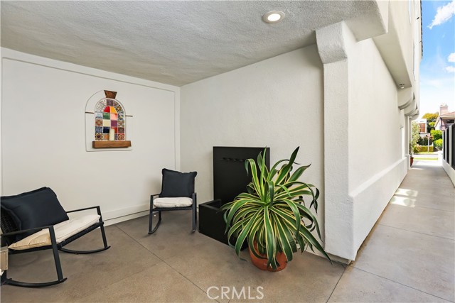 Detail Gallery Image 27 of 31 For 510 Marguerite Ave #B,  Corona Del Mar,  CA 92625 - 3 Beds | 2/1 Baths