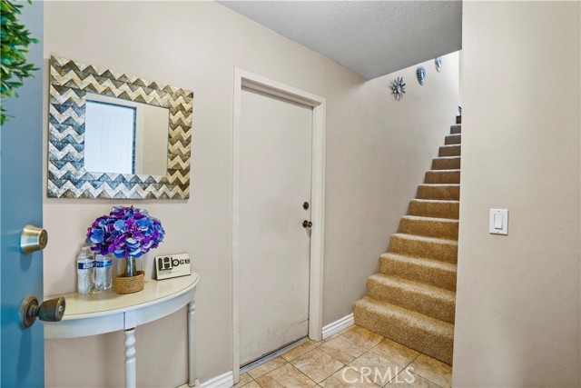 Detail Gallery Image 6 of 59 For 6524 Twin Circle Ln #2,  Simi Valley,  CA 93063 - 2 Beds | 1/1 Baths