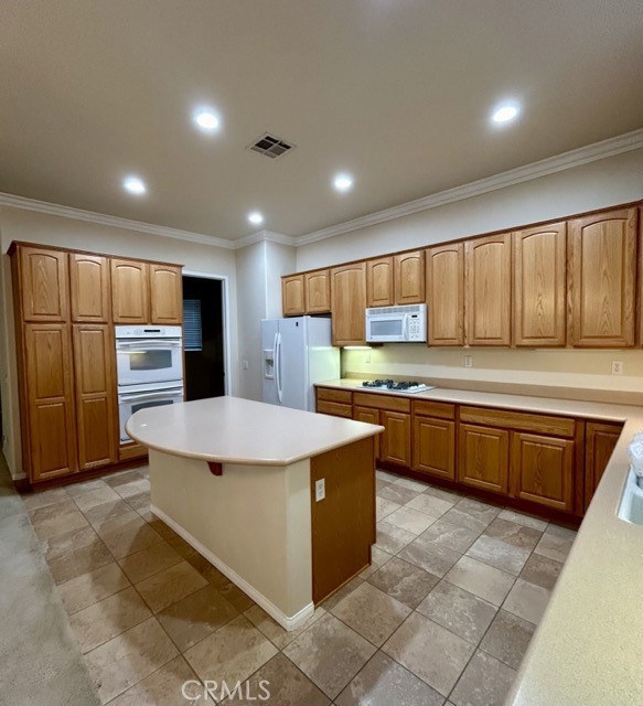 Detail Gallery Image 7 of 30 For 1708 Snowberry Rd, Beaumont,  CA 92223 - 2 Beds | 2/1 Baths