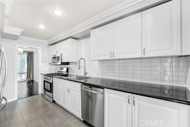 Front Image Thumbnail for CRSR26024864