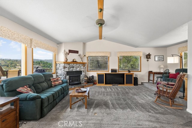 Detail Gallery Image 11 of 49 For 39397 Moonray Ln, Oakhurst,  CA 93644 - 3 Beds | 2/1 Baths