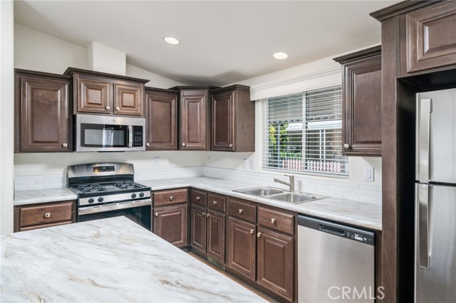 Detail Gallery Image 10 of 35 For 1062 Camino Del Rancho, Hemet,  CA 92543 - 3 Beds | 2 Baths