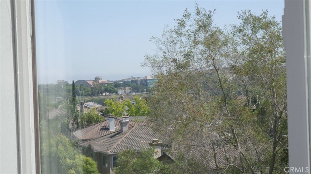 https://media.crmls.org/medias/4a623964-0b27-4321-b0e1-6e83f654e56b.jpg?preset=X-Large