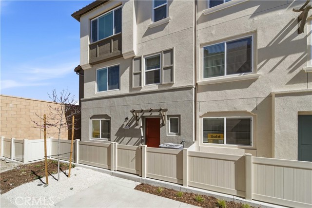 Detail Gallery Image 2 of 28 For 9323 via Azul, Pico Rivera,  CA 90660 - 3 Beds | 3 Baths