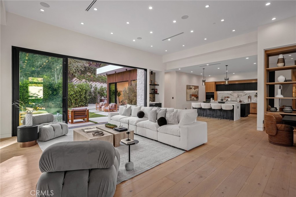 4A62E483 E8Bd 447D A565 F3Edcd91D658 17040 Mooncrest Drive, Encino, Ca 91436 &Lt;Span Style='BackgroundColor:transparent;Padding:0Px;'&Gt; &Lt;Small&Gt; &Lt;I&Gt; &Lt;/I&Gt; &Lt;/Small&Gt;&Lt;/Span&Gt;