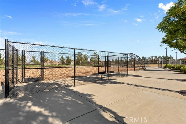 3937 Scarlet Oak Court, San Bernardino CA: https://media.crmls.org/medias/4a6302c0-398f-46e3-ad35-7563e53d15f6.jpg