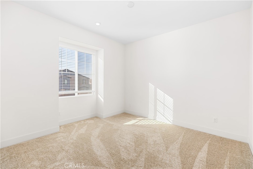 MLS #OC25112851 img 33