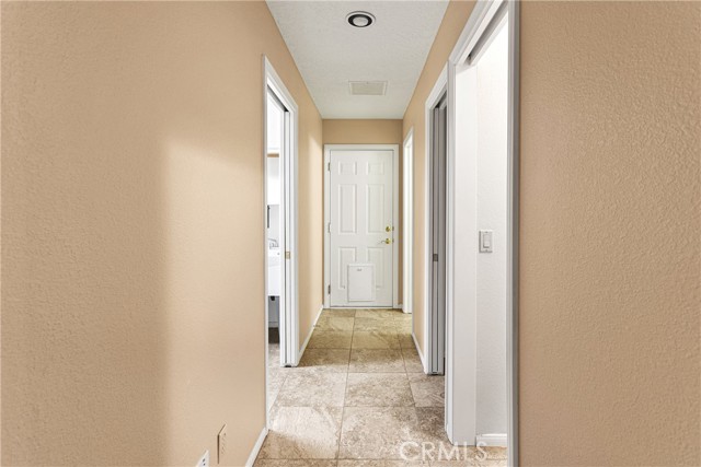 Detail Gallery Image 21 of 29 For 14879 Greenbriar Dr, Helendale,  CA 92342 - 3 Beds | 2/1 Baths