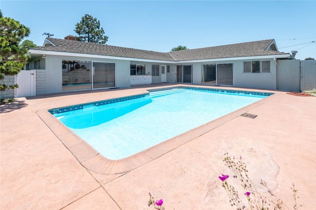 11 Sunnyfield, Rolling Hills Estates, California 90274, 4 Bedrooms Bedrooms, ,2 BathroomsBathrooms,Residential,Sold,Sunnyfield,PV22127570
