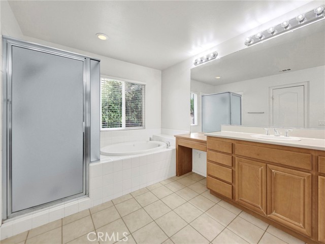 Detail Gallery Image 33 of 43 For 28346 Linda Vista, Canyon Country,  CA 91387 - 6 Beds | 3 Baths