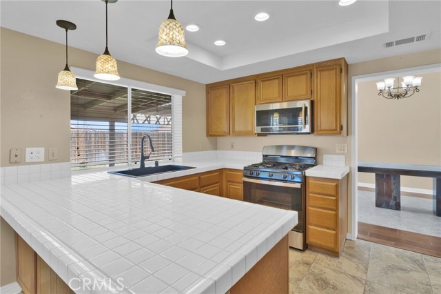 Detail Gallery Image 17 of 41 For 13044 San Lucas, Victorville,  CA 92392 - 4 Beds | 2/1 Baths